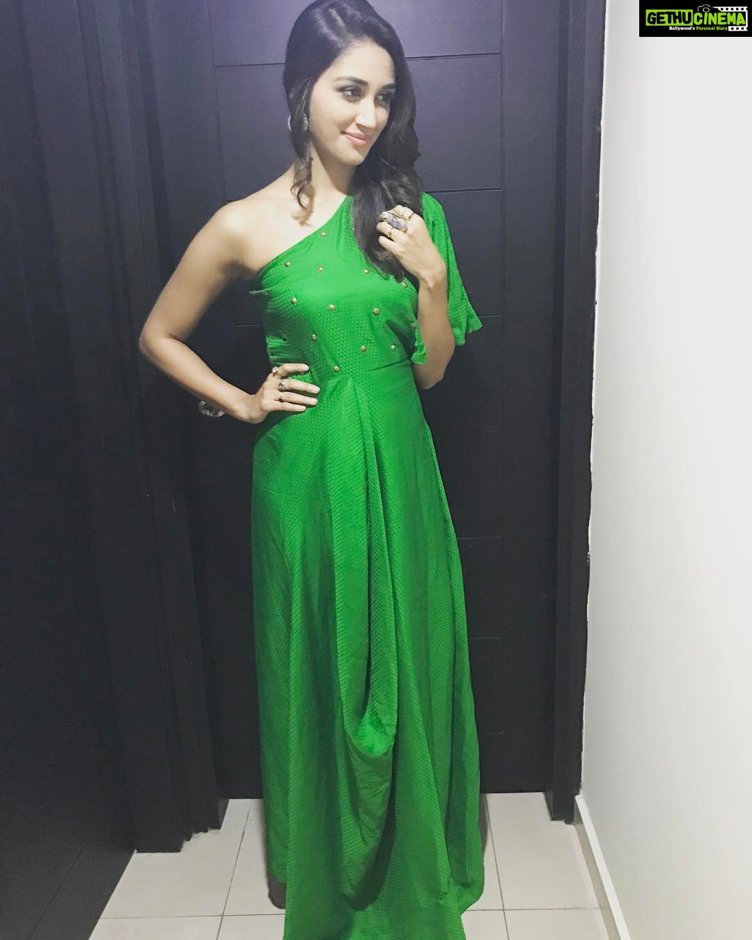 Nikita Dutta Instagram - Going green on Day 2 at the tiens business seminar. Wardrobe by @preyalamisha, styling by @jaferalimunshi Aston Denpasar Hotel & Convention Center