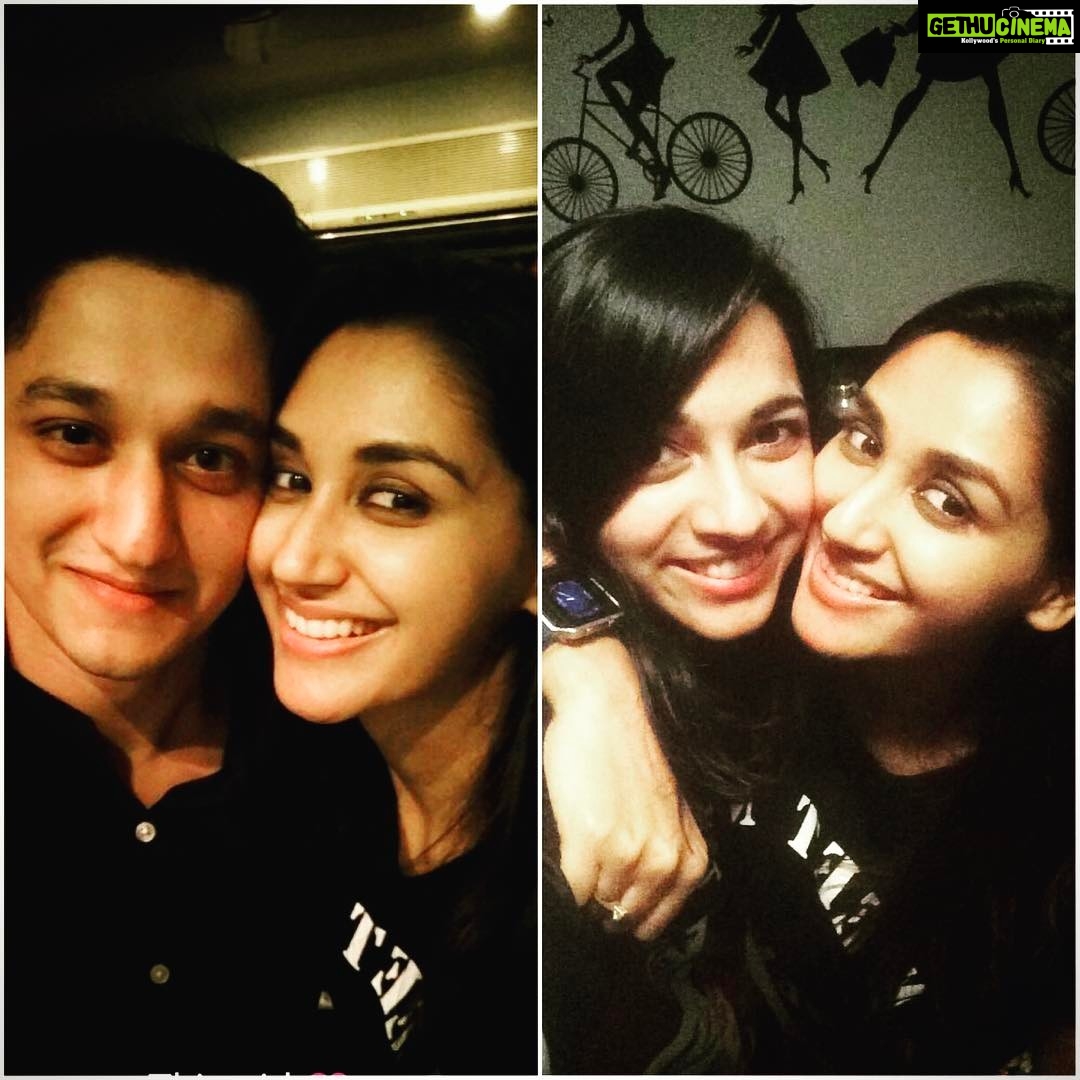 Nikita Dutta Instagram - One of those nights ❤ #XaviersVibes #WeekendStories Pali Hill