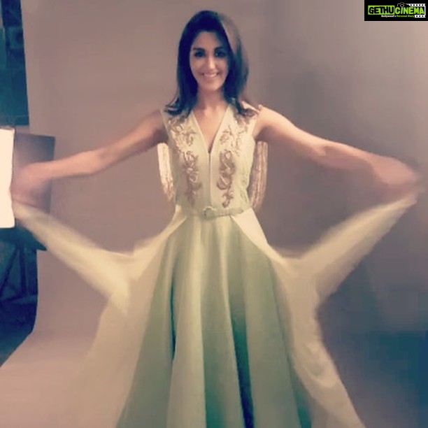 Nikita Dutta Instagram - Working on a Sunday gave me wings! #Randomness Lower Parel