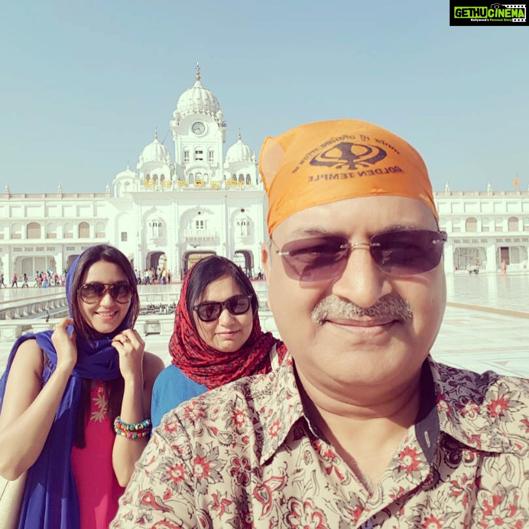 Nikita Dutta Instagram - Only being present here can make you understand how blessed you feel at the golden temple. Satnaam shriwaheguruji ๐ Golden Temple เจถเฉเจฐเฉ เจนเจฐเจฟเจฎเฉฐเจฆเจฐ เจธเจพเจนเจฟเจฌ