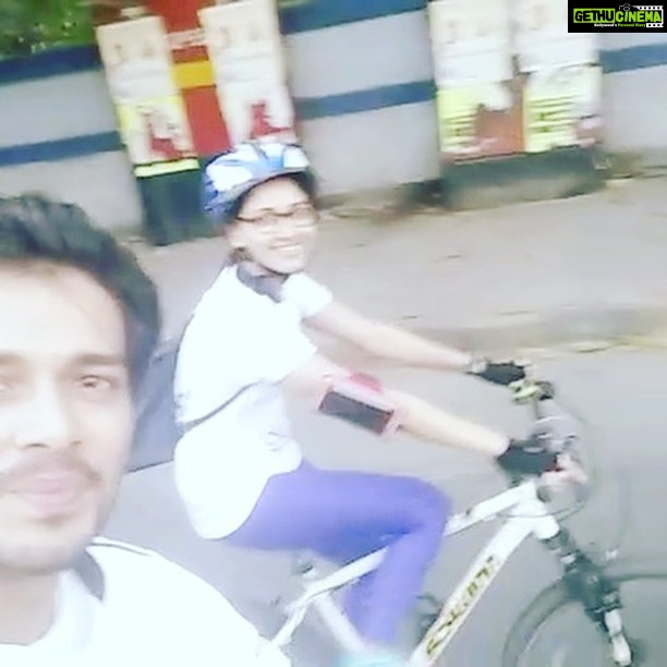 Nikita Dutta Instagram - I always thought nothing is better than running early in the morning with the sea wind hitting your face. But I guess the same feels better when you are on a bike riding it! #SaturdayMorningDoneRight #Cyclothon #30km #blissful Haji Ali Dargah