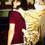 Nikita Dutta Instagram - Because I genuinely thought a fake tiger as piggyback was damn cool. 🙊 #CollegeDays #GoldenTimes #Throwback