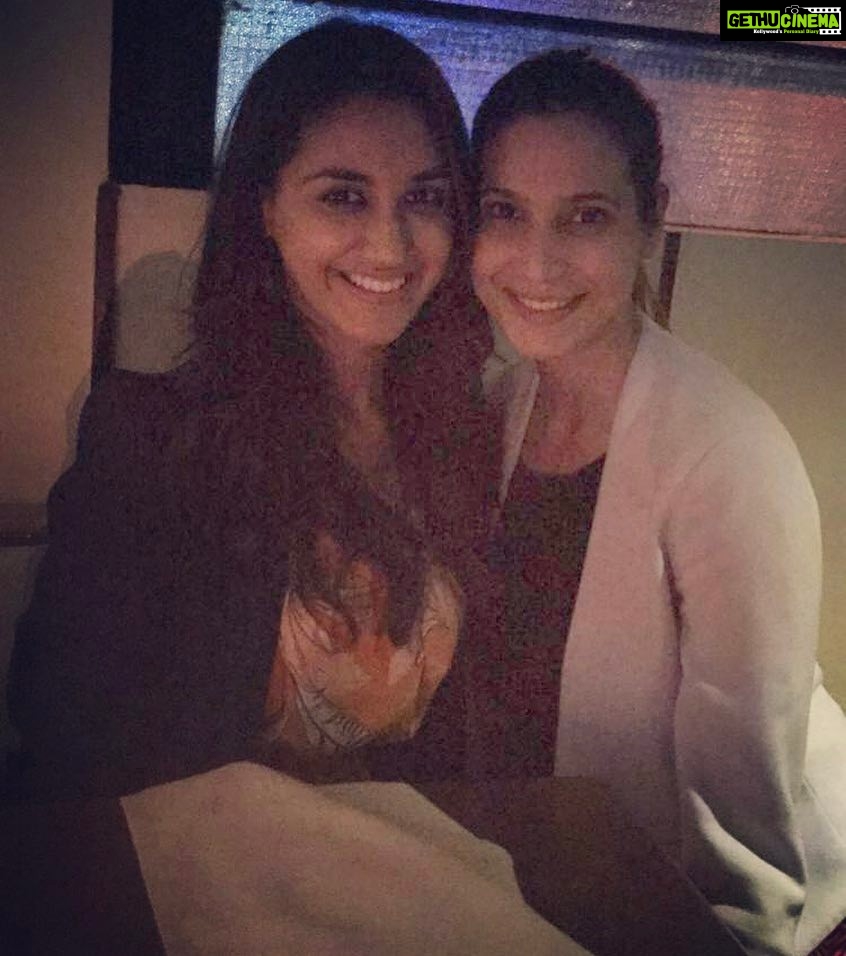 Nikita Dutta Instagram - Chilling with mishraji be like. #Throwback #MissIndiaTimes #ExRoomies Indigo Cafe Deli - Andheri Lokhandwala