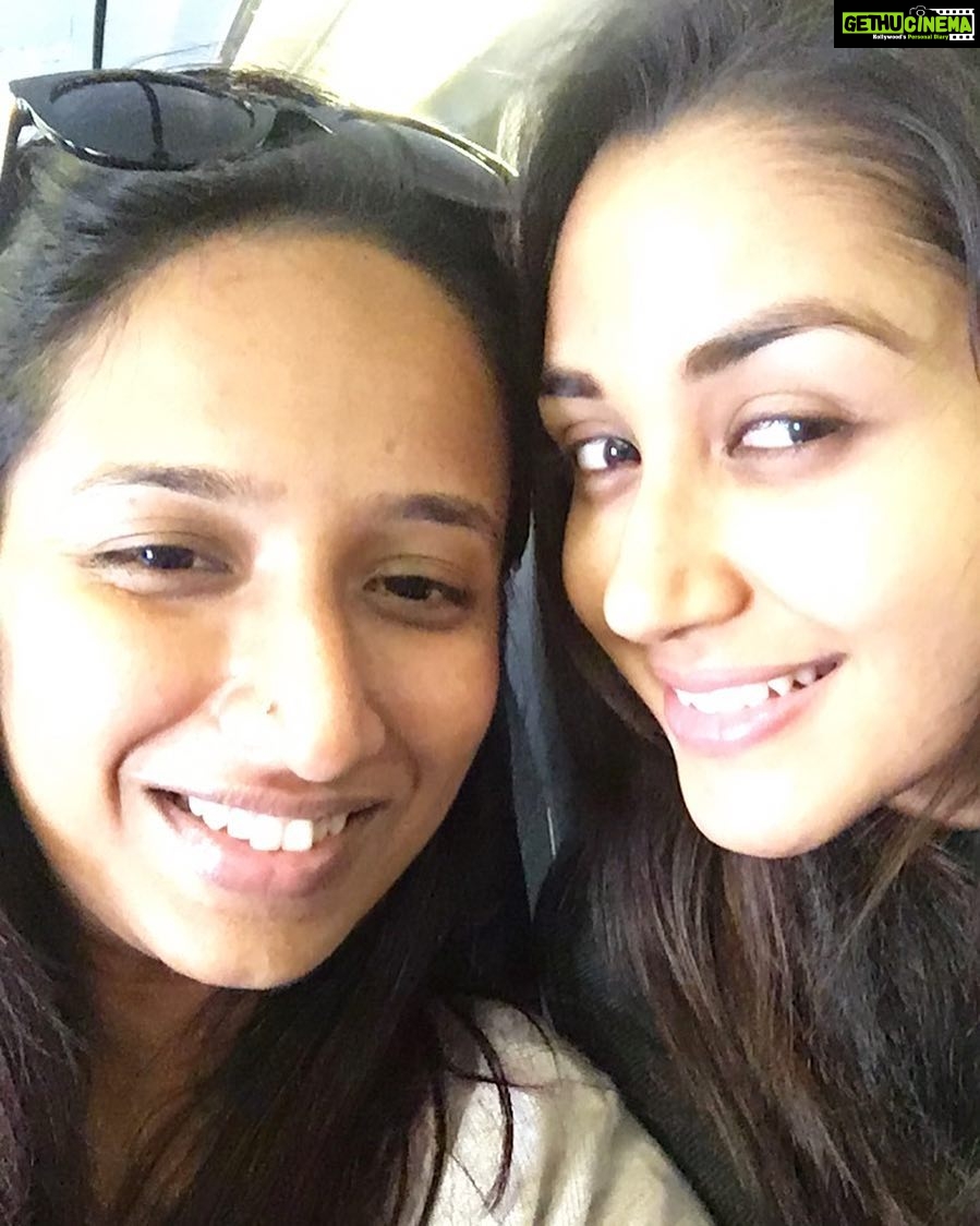 Nikita Dutta Instagram - When you are sleepy but can't stop smiling! Here we come Delhi! 👻👻 #PerfectEndTo2016 #ExcitedChildren Chatrapati Shivaji Airport- Terminal 2