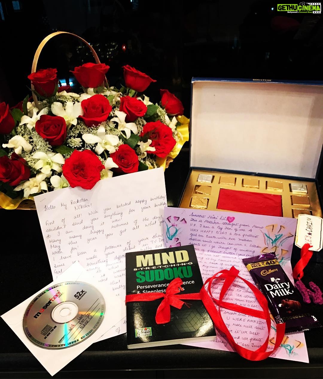 Nikita Dutta Instagram - To the first few Santas for my Christmas this year! Thank you for kickstarting my Christmas week by these priceless gestures. #FanLove #OverWhelmed #ChristmasWeekBegins Pali Hill, Bandra