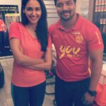 Nikita Dutta Instagram – When your trainer decides to feed you cake post your workout! #BirthdayVibes 🎉🎉 Gold’s Gym India