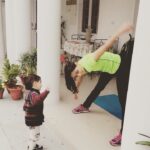 Nikita Dutta Instagram – When you have company for warming up your workout! #BoyOnTheRightPath Janpath