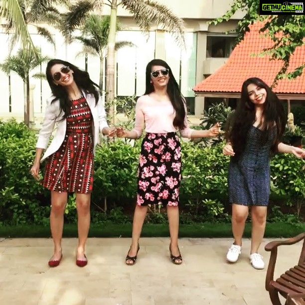Nikita Dutta Instagram - Food coma and sugar rush got us like. 🙃#DaySpentWell #MuchNeeded @prachi_rai @vazda.m JW Marriott Hotel, Juhu, Mumbai