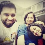 Nikita Dutta Instagram – When they come home and steal your mother. #Sigh 😢 @faisaluttanwala @aayushmatibhava @alka.dutta16 Pali Hill, Bandra
