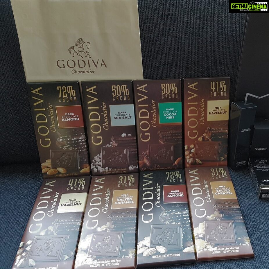 Nikita Dutta Instagram - I wish I could just exchange my sweet tooth with someone....... Actually not! Would miss out on all these Godivas! #Slurrp #WhenTheMotherSpoilsYou #ChocolateMySoulMate