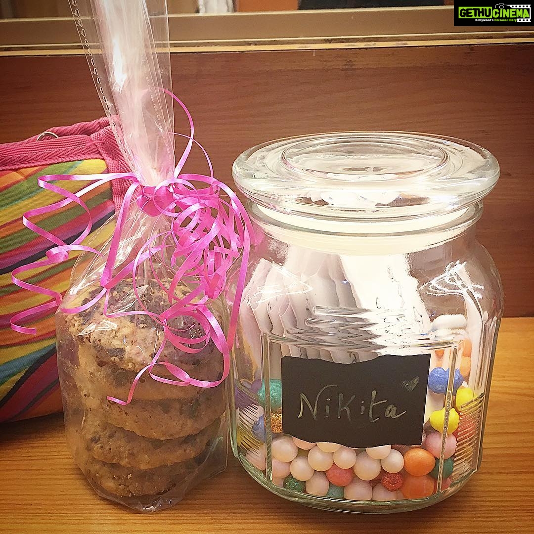 Nikita Dutta Instagram - Gifts make us all happy! Me for sure! 😋 thank you for this little girls. #HappyMe S J Studio