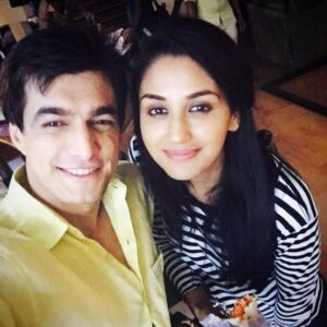 Nikita Dutta Instagram - When momoness happens to be shooting in your area! @khan_mohsinkhan #BleachBoy #FirstOnScreenLove S J Studio