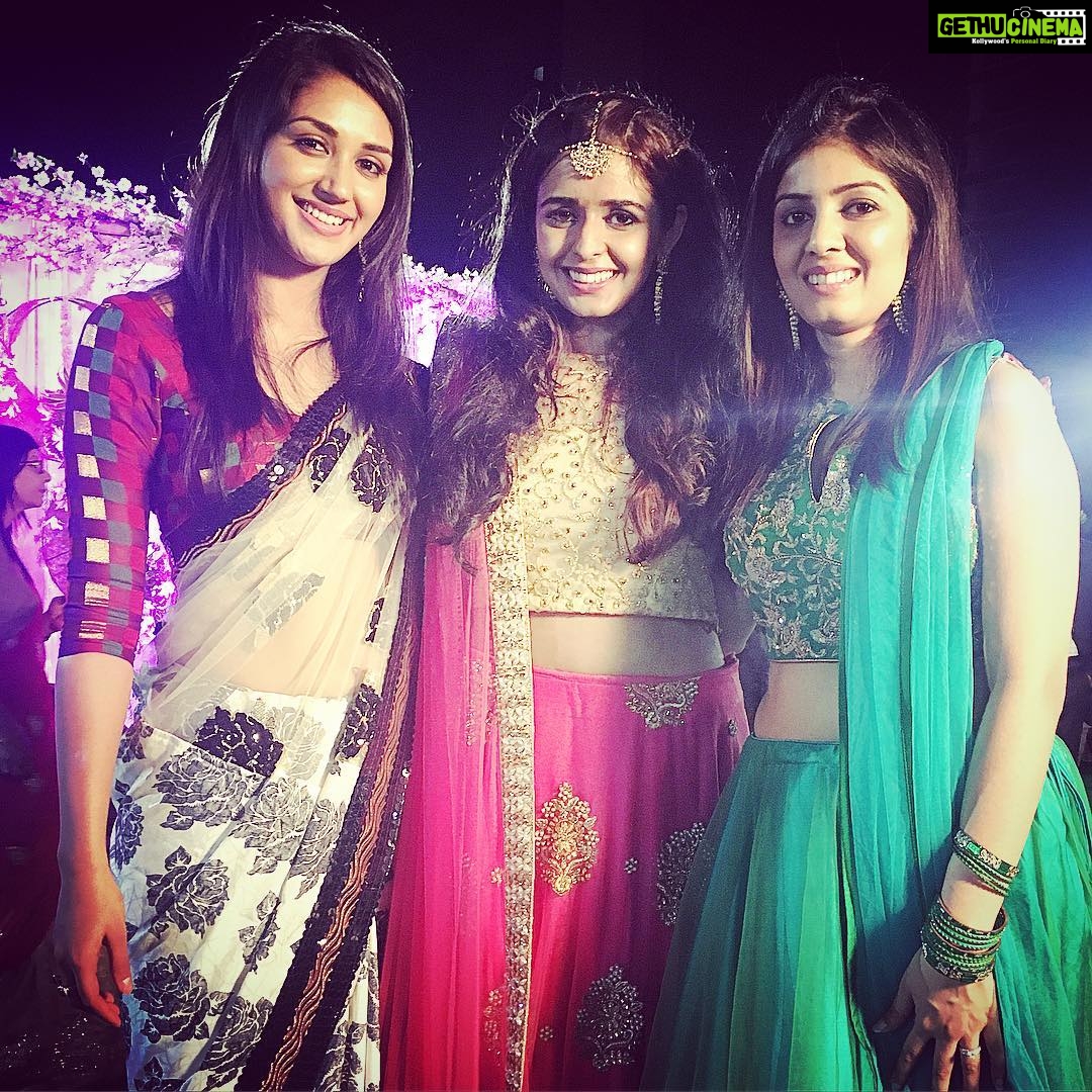 Nikita Dutta Instagram - And soon I shall be able to believe you are engaged! #ChildhoodBestie #WeddingBellsJustRang Four Points By Sheraton Navi Mumbai, Vashi
