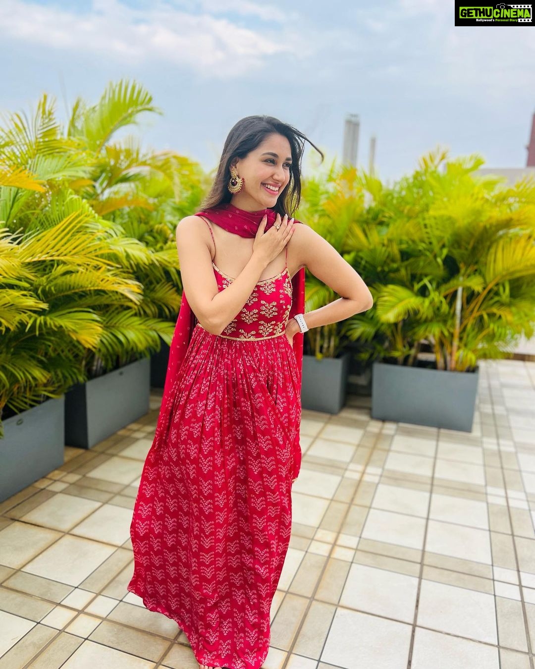 Nikita Dutta - 107.3K Likes - Most Liked Instagram Photos