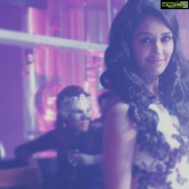 Nikita Dutta Instagram - Because they say smile even when nothing! #RandomMuch #OnSet #EkDujeKeVaaste The Pump Room - Beer Factory