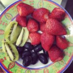 Nikita Dutta Instagram - A pre workout meal as awesome as this! Slurrp slurrp! #FruitsAreLife #Seasonal #MuchNeededDetox #TheHealthyLife Pali Hill, Bandra