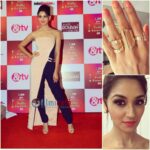 Nikita Dutta Instagram - Outfit by @miragebyparulbhargava , shoes by @stevemadden , styled by @jaferalimunshi , hair and make up by @mahima2810 #IndianTellyAwards2015 #RedCarpet