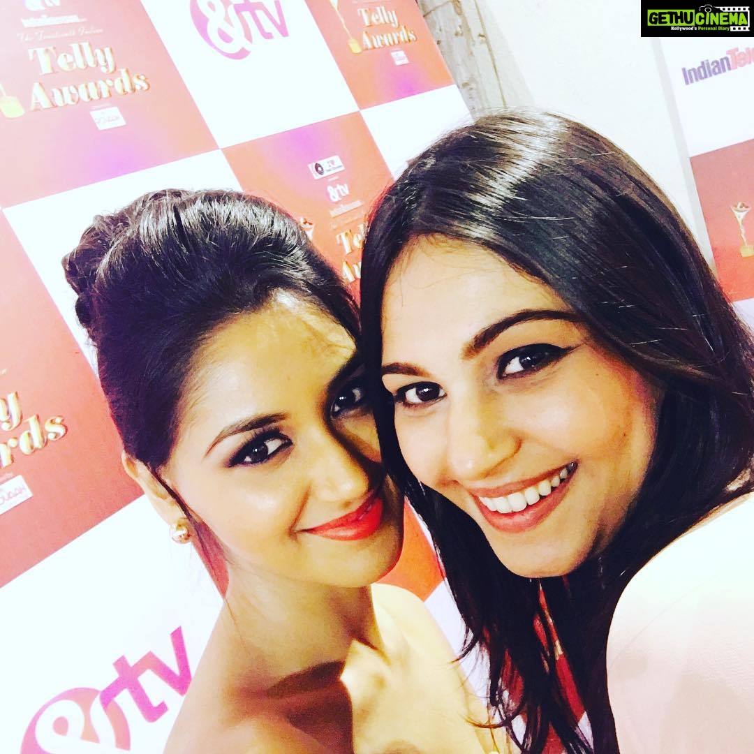 Nikita Dutta Instagram - Pretty much the highlight of the day, miss India times rewind! #MissIndiaTimes #IndianTellyAwards2015
