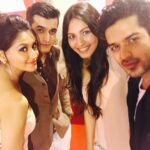 Nikita Dutta Instagram - Selfieness #IndianTellyAwards2015 #RedCarpet