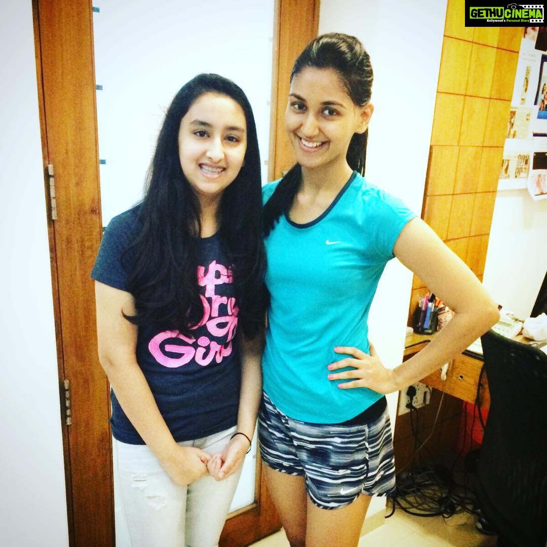 Nikita Dutta Instagram - When morning starts with meeting an adorable fan! #GoodVibes #PostWorkout The Pilates Studio