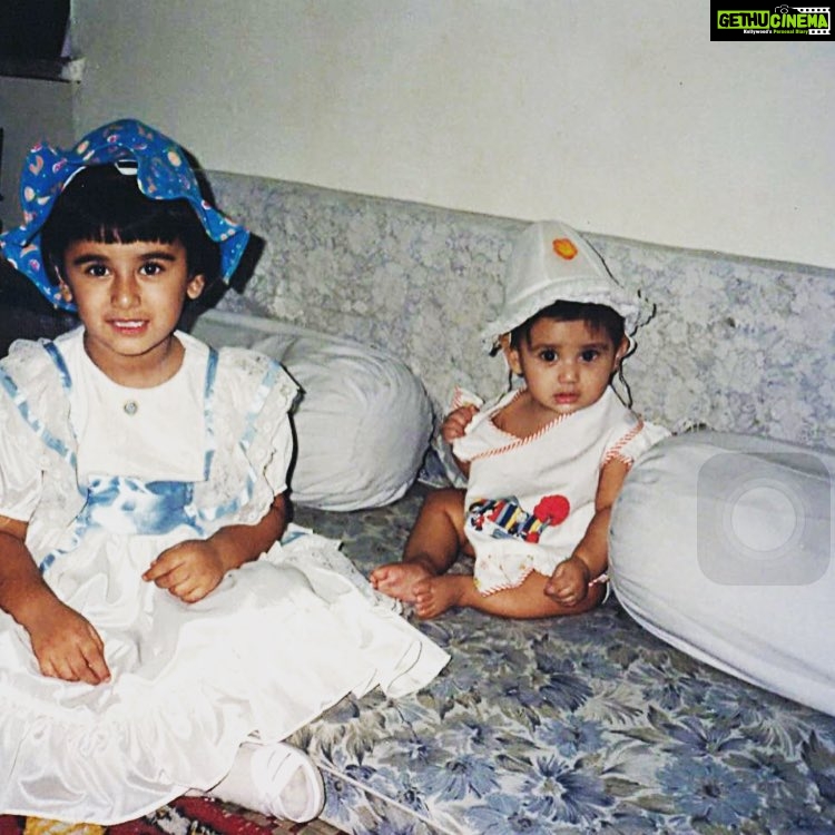 Nikita Dutta Instagram - #ThrowBack #HatBabies 👻👻