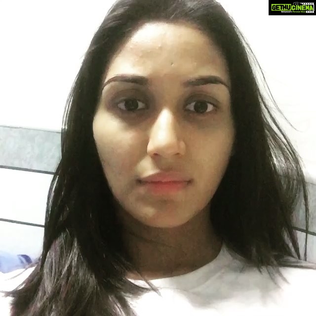Nikita Dutta Instagram - Slapped twice! #snapchat #LameButCool #BlameTheBoredom