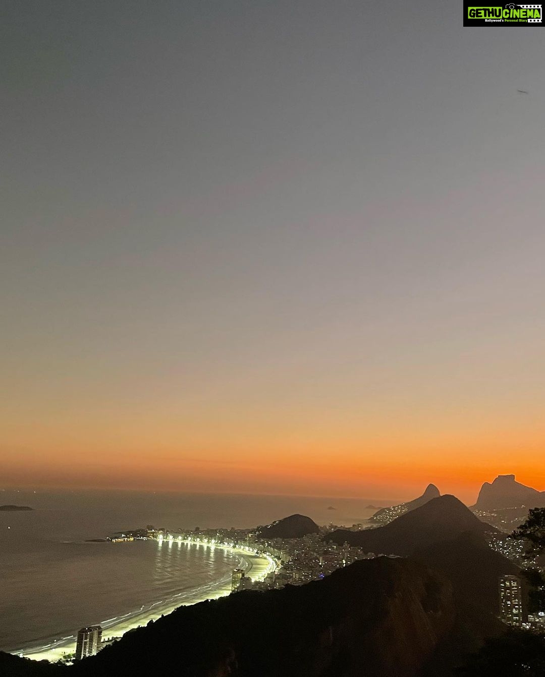 Nikita Dutta Instagram - Tried to match colours with the sunset 💛🧡❤️ . . . 📸: @vardhanpuri02 Pão De Açucar - Sugar Loaf Mountain