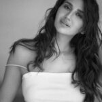 Nikita Dutta Instagram - The “Messy hair, don’t care” feels 😬✌️
