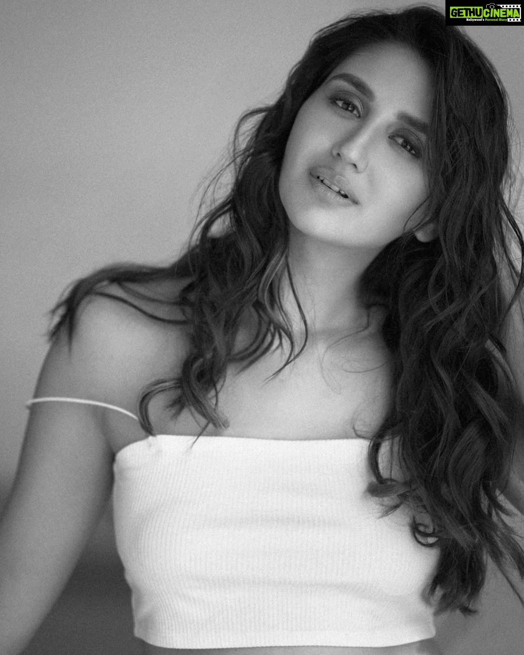 Nikita Dutta Instagram - The “Messy hair, don’t care” feels 😬✌️