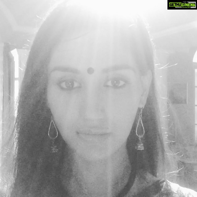 Nikita Dutta Instagram - Scary enough!?? 😈😈😈 #LetsBeAGhost #HorrorDiaries #ShootShenanigans 👻💀👽💩