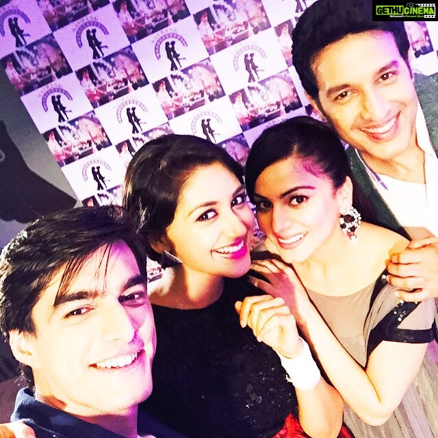Nikita Dutta Instagram - Now that's a rare picture 😉! #OnSet #DreamGirlDiaries