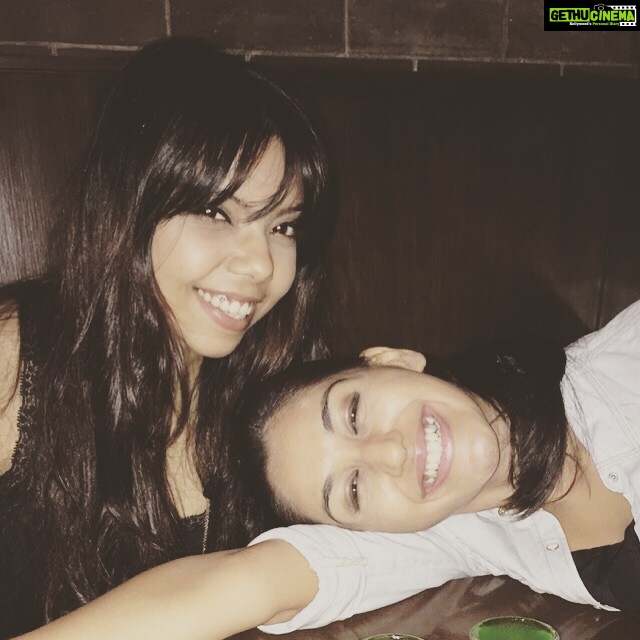 Nikita Dutta Instagram - Happiness is meeting this girl! @vazda.m 😘😘 The Irish House