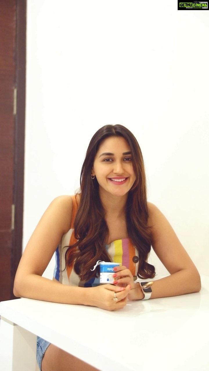 Nikita Dutta Instagram - Do you think before you snack? Or do you just give in to empty calories ? Sounds like you no longer have to think before snacking anymore. Epigamia got all foodies like us, sorted! Switch to healthy snacking with Epigamia's Greek Yogurt. See you at snack time ππ» #ThinkBeforeYouSnack #epigamia #epigamiayogurt #epigamiagreekyogurt #greekyogurt #highprotein #zeropreservatives #healthysnack #nopreservatives #conscioussnack #ad