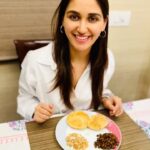Nikita Dutta Instagram - Made it just in time yesterday to say hello to my most favourite part of Navratri. There exists no better combination of food than halwa-puri-channa. 🤤💕 . Happy Ram Navami 😇🙏