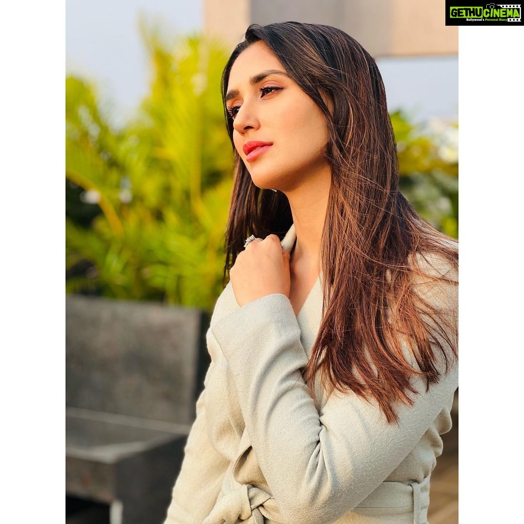 Nikita Dutta Instagram - In the wise words of Barney Stinson, “Suit Up!” . #GroomSquad #ItJustGotReeEl @itjustgotreeel . . Styled by @kareenparwani HMU @mitavaswani Outfit: @labelmannatgupta Earrings: @rubansaccessories