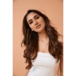 Nikita Dutta Instagram - 🤍⚪️🤍 . . 📸 - @karan_sarnaik Make up - @mitavaswani Hair - @rasilaravariamua Styled by @sheefajgilani Outfit - @runawaythelabel Jewellery- @aurnument