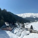 Nikita Dutta Instagram - My work view is better than yours 😬✌️ . Kashmir, you have my heart. 💕 Gulmarg, Kashmir