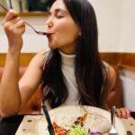 Nikita Dutta Instagram – When the first bite
Just hits right!!
🎯 🤤 💕
.
.
#FoodBeforeDudes Farmers’ Café