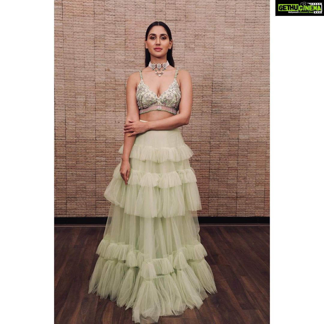 Nikita Dutta Instagram - 🍈 🧿 . . Styled by @sheefajgilani Outfit - @rozinaa_india Jewellery - @embellish_by_bhaktivora HMU- @nidhiagarwalmua