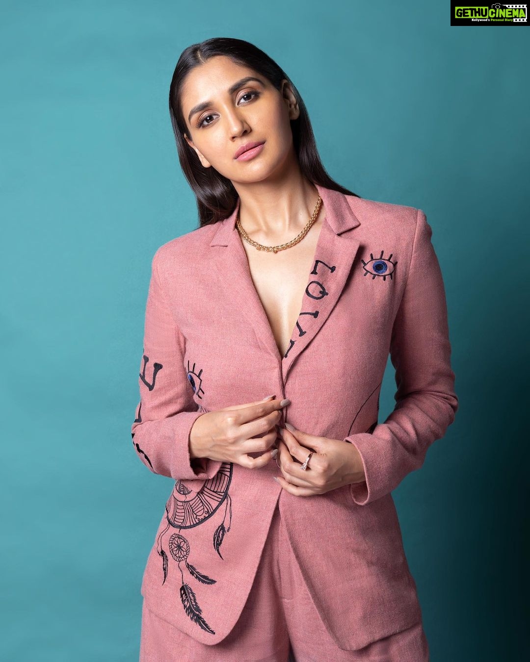 Nikita Dutta Instagram - L. O. V. E. 🪶 . . . Make up: @reshmaamerchant Hair: @hair.studio.suhas Styled by: @sheefajgilani Outfit : @houseofeda Shoes : @Zara Ring : @viariaccessories Neckpiece : @taki_byhp Shot by @shubhammandhyanphotography Managed by @ayushi.20