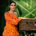 Nikita Dutta Instagram - There are boxes and then there's Dybbuk. We dare you to open this box in 2 days😈 Watch #DybbukOnPrime, Oct 29. @primevideoin @therealemraan @manavkaul @jayrkrishnan #BhushanKumar #KrishanKumar @kumarmangatpathak @abhishekpathakk @tseriesfilms @panorama_studios @tseries.official