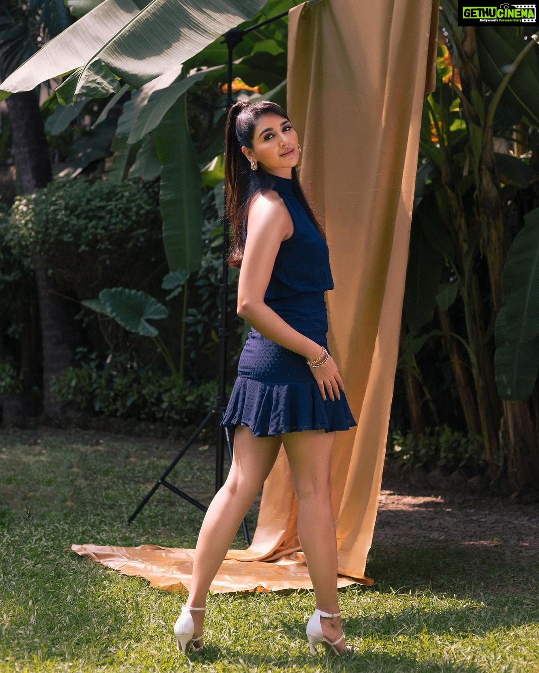 Nikita Dutta Instagram - A little bit of sun, a little bit of shadow. . . Styled by @sheefajgilani Outfit : @twosistersthelabel Accessories : @taki_byhp Shoes: @ninewest Make up: @reshmaamerchant Hair: @hair.studio.suhas Shot by @shubhammandhyanphotography Managed by @ayushi.20