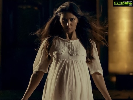 Nikita Dutta Instagram - Beware of opening the Dybbuk, for you shall face its dark and dubious trickery! Trailer out now: Link in bio . Watch #DybbukOnPrime, Oct 29. @primevideoin @therealemraan @manavkaul @jayrkrishnan #BhushanKumar #KrishanKumar @kumarmangatpathak @abhishekpathakk @tseriesfilms @panorama_studios @tseries.official