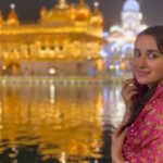 Nikita Dutta Instagram - . My connection with Harmandir sahib gurudwara began about 4 years ago. This place makes me feel blessed and I want to keep coming back here. Sharing how I spent an evening while visiting this holy place. 🙏 . #GoldenTemple #HarmandirSahib #Amritsar #FoodAndTravel #Phulkari #PrayEatShopRepeat #Vlog