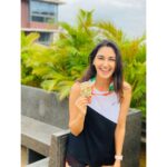 Nikita Dutta Instagram - #SimplePleasuresOfLife Just an excited kid on receiving the completion medal for the marathon I ran last week. . #WeAreAllBornToRun 🏃‍♀️ #TownscriptOriginals