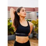 Nikita Dutta Instagram - #SaturdayStretches 🧘 Externally rotate the upper arm, internally rotate the bottom arm and clasp your hands together! Stretch those shoulders, deltoids, triceps and Lats! . 📸: @karan_sarnaik