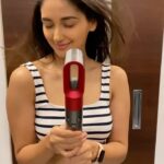 Nikita Dutta Instagram – Bouncy and healthy hair make me happy!!
Thanks to my Dyson Airwrap i can smoothen, add volume and get fab waves and curls in no time without extreme heat damage.
.
It works like magic as you can see for yourself 🥰
@dyson_india
.
#DysonHair #GoodByeExtremeHeat #DysonAirwrap #DysonSalonhairatHome