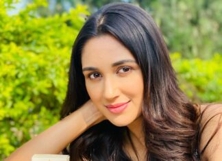 Nikita Dutta Instagram - Getting the glow with the @kamaayurveda Kumkumadi Miraculous Beauty Fluid Ayurvedic Night Serum! . My forever go-to favorite bottle has not only helped my face glow but has also helped in reduced pigmentation, dark spots. . Surely recommended!
