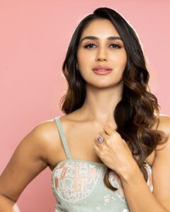 Nikita Dutta Instagram - Alexa, play “I am a barbie girl” 🎶 👗👛
.
.
#AboutLastNight #RocketGang🚀 #Aqua 
.
.
📸: @harshphotography11 
Make up: @mitavaswani 
Hair: @aaliyahussainhairmakeupcreator 
Outfit: @shahinmannan
Jewels: @curiocottagejewelry
Heels: @londonrag_in
Styled by: @kareenparwani
Team: @styledbyanuja @suvidhiijainn @_tanisha.jain 
@surreal_paradise
Managed by @yaminichander