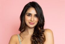 Nikita Dutta Instagram - Alexa, play “I am a barbie girl” 🎶 👗👛 . . #AboutLastNight #RocketGang🚀 #Aqua . . 📸: @harshphotography11 Make up: @mitavaswani Hair: @aaliyahussainhairmakeupcreator Outfit: @shahinmannan Jewels: @curiocottagejewelry Heels: @londonrag_in Styled by: @kareenparwani Team: @styledbyanuja @suvidhiijainn @_tanisha.jain @surreal_paradise Managed by @yaminichander